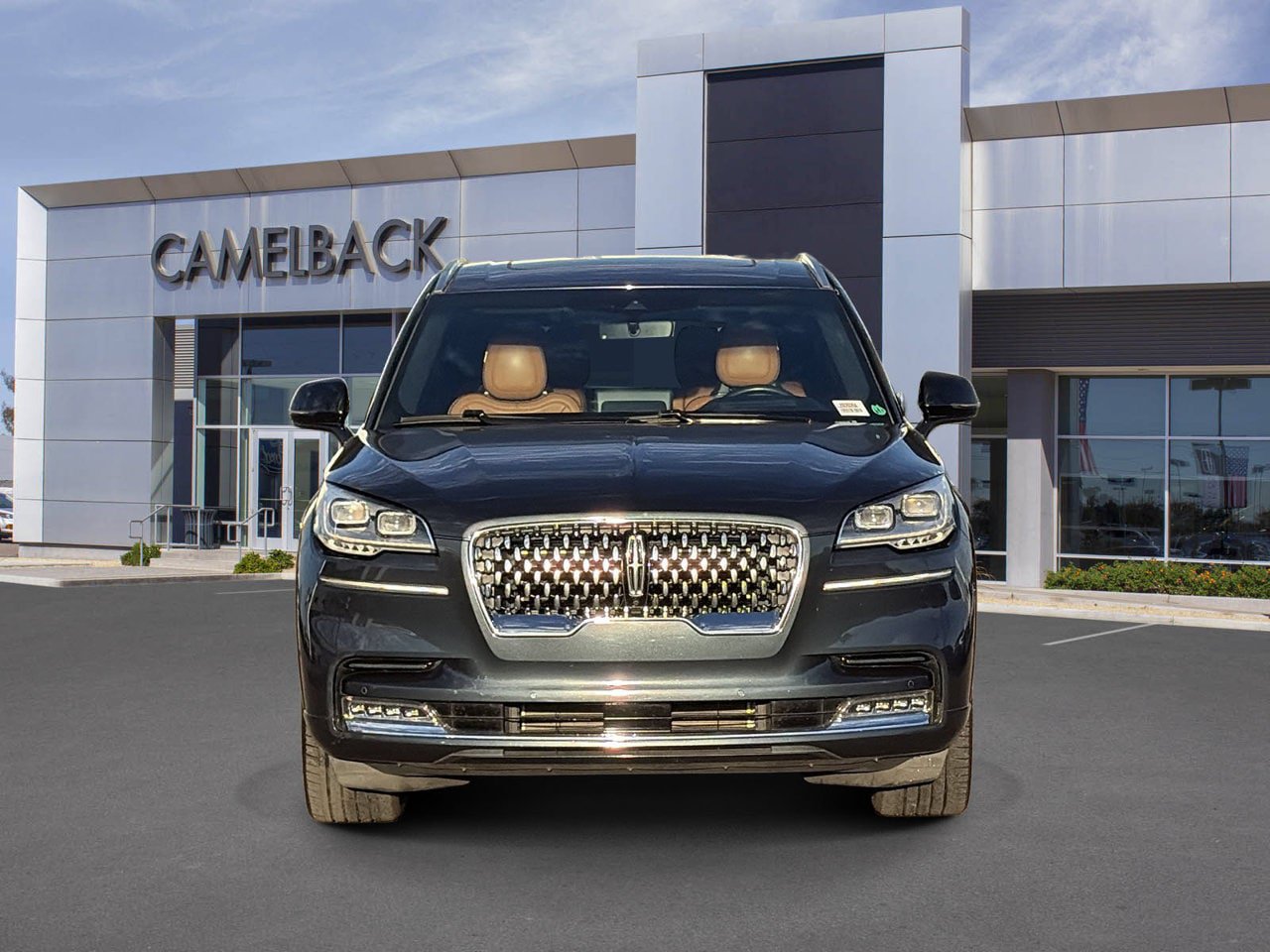 Certified 2023 Lincoln Aviator Black Label w/ Class IV Trailer Tow Package AWD/4WD image 9