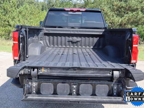 Used 2025 Chevrolet Silverado 2500 High Country w/ Technology Package image 8