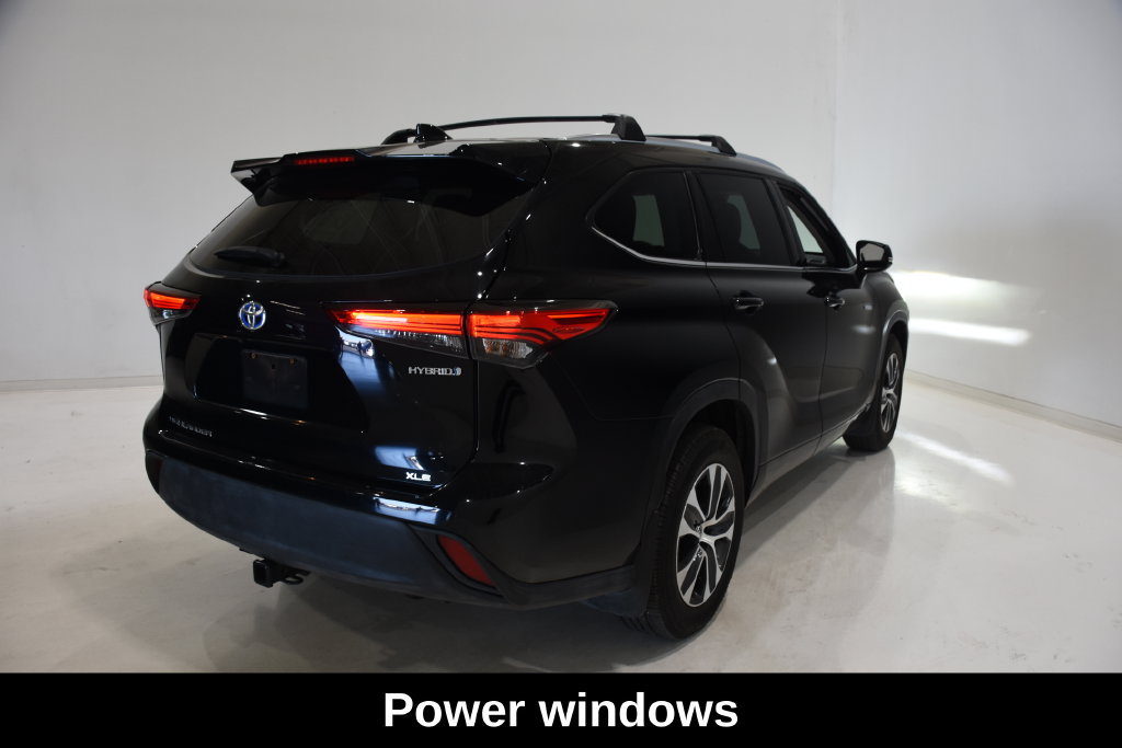 Used 2021 Toyota Highlander XLE AWD/4WD image 4