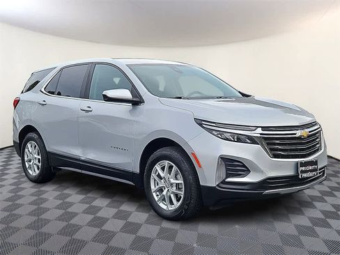 Used 2022 Chevrolet Equinox LT image 3
