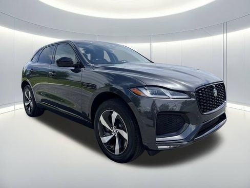 Used 2026 Jaguar F-PACE R-Dynamic S AWD/4WD image 7
