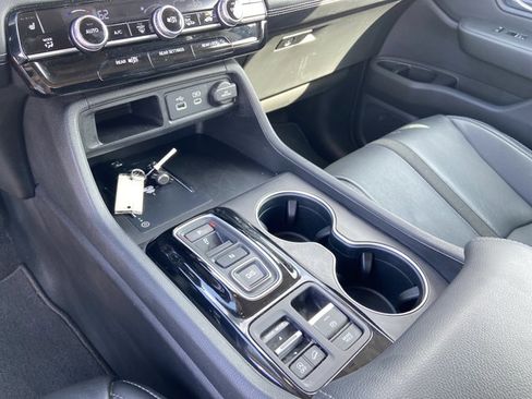 Used 2023 Honda Pilot Touring image 39