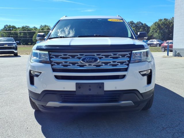 Used 2019 Ford Explorer XLT w/ Equipment Group 202A AWD/4WD image 2