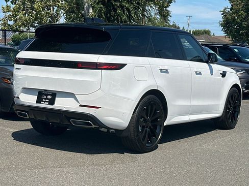 New 2026 Land Rover Range Rover Sport Dynamic SE AWD/4WD image 9
