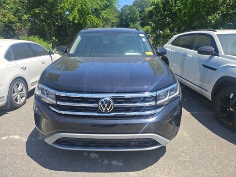 Used 2023 Volkswagen Atlas SE w/ Panoramic Sunroof Package image 2