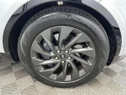 Used 2022 Land Rover Discovery S R-Dynamic image 14