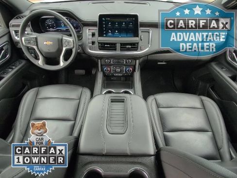 Used 2024 Chevrolet Suburban LT RWD image 5