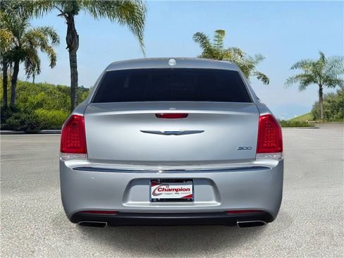 Certified 2023 Chrysler 300 Touring RWD image 5