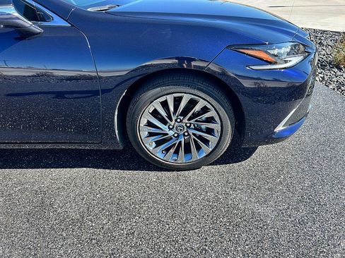 Used 2025 Lexus ES 350 Ultra Luxury w/ Accessory Package (Z1) image 10