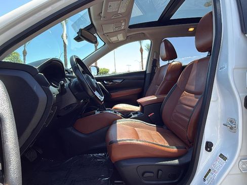 Used 2018 Nissan Rogue SL w/ Premium Package AWD/4WD image 21