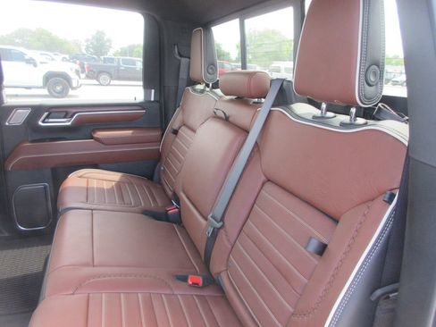 New 2026 GMC Sierra 3500 Denali Ultimate AWD/4WD image 13