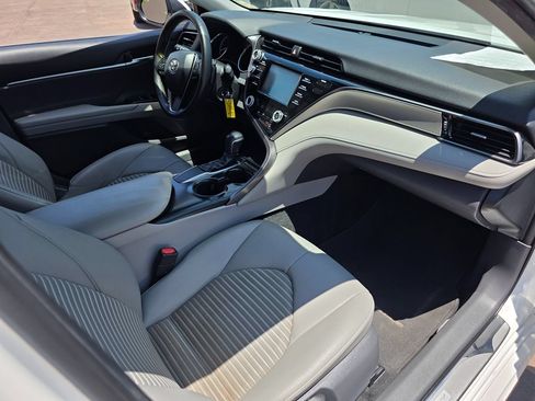 Used 2019 Toyota Camry SE w/ Carpet Mat Package FWD image 14