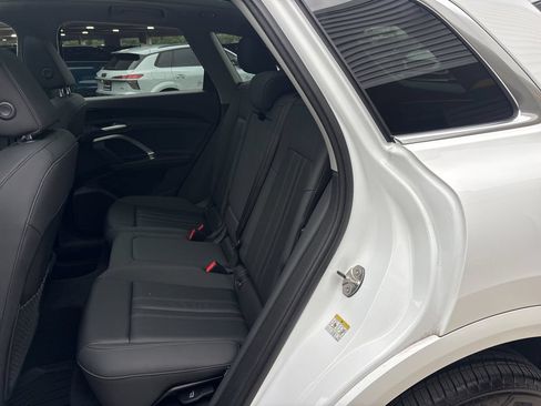 Certified 2025 Audi Q5 Premium w/ Convenience Package AWD/4WD image 14