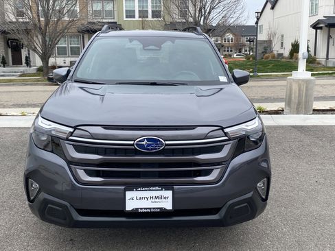 Used 2026 Subaru Forester Premium image 9