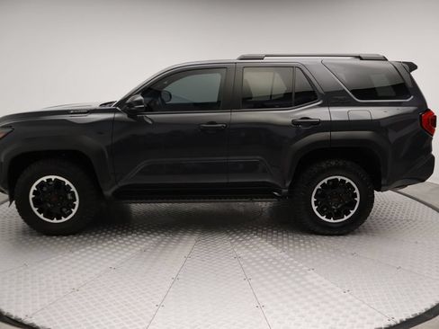 Used 2025 Toyota 4Runner TRD Off-Road AWD/4WD image 12
