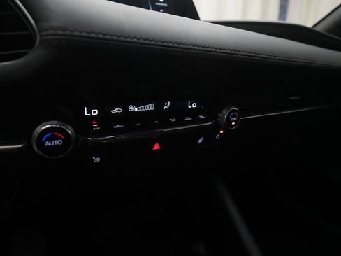 Used 2024 MAZDA MAZDA3 s FWD image 21
