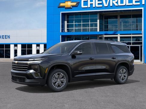 New 2026 Chevrolet Traverse LT image 2