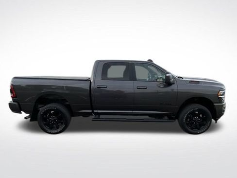 Used 2024 RAM 2500 Big Horn w/ Night Edition AWD/4WD image 9