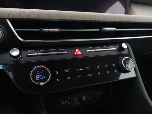 New 2025 Hyundai Sonata Limited FWD image 19