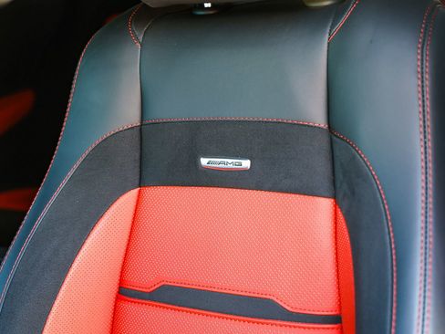 Used 2024 Mercedes-Benz GLE 53 AMG 4MATIC image 25