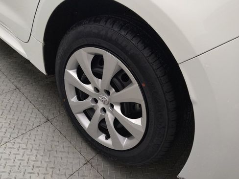 Used 2024 Toyota Corolla LE FWD image 31