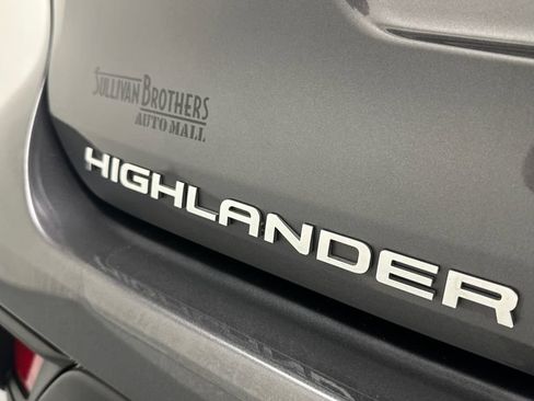 Certified 2024 Toyota Highlander XLE AWD/4WD image 20