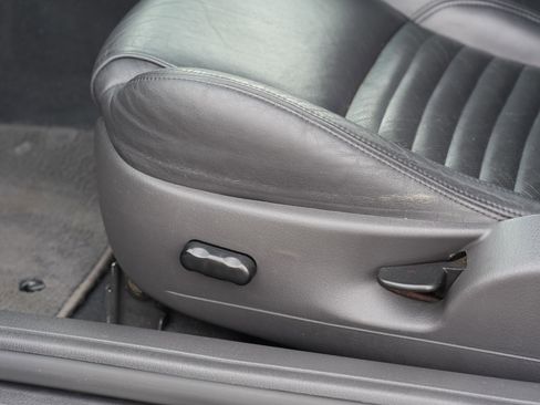 Used 2002 Ford Thunderbird image 16