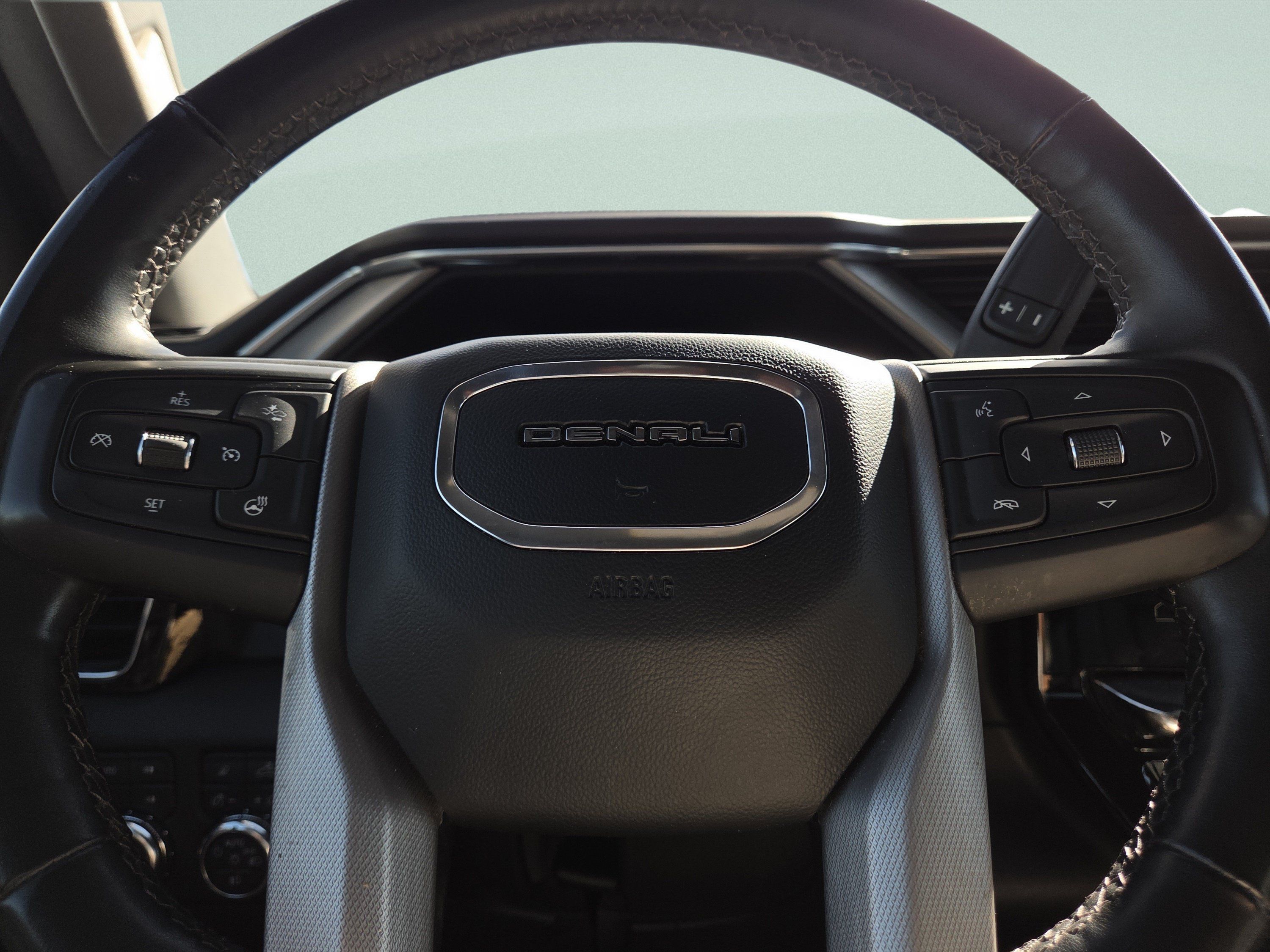 Used 2024 GMC Sierra 2500 Denali AWD/4WD image 38