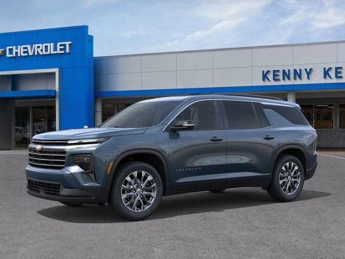 New 2026 Chevrolet Traverse LT image 2