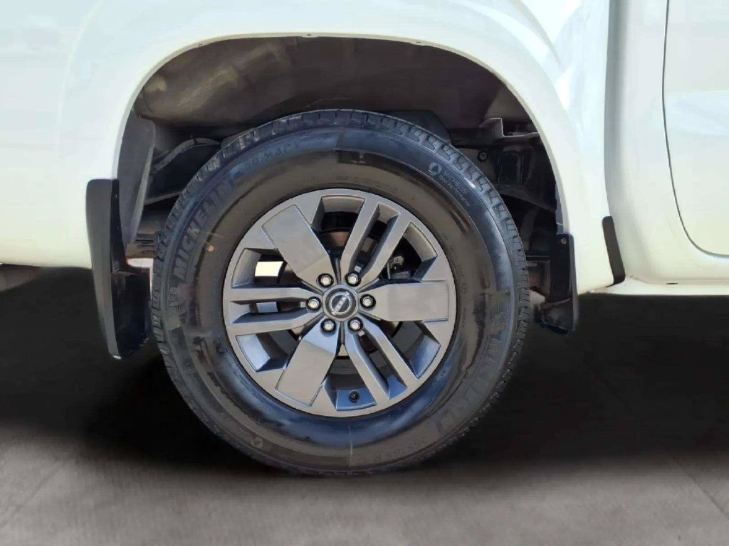 Used 2025 Nissan Frontier SV RWD image 20
