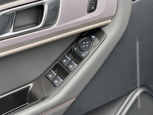 New 2026 Ford Explorer Active image 16