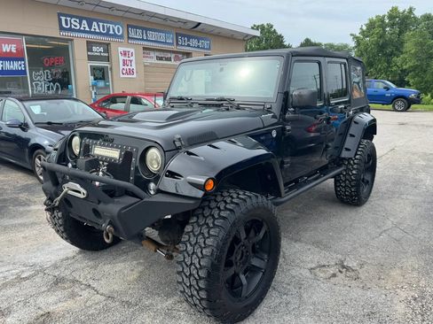 Used 2015 Jeep Wrangler Unlimited Sport AWD/4WD image 2