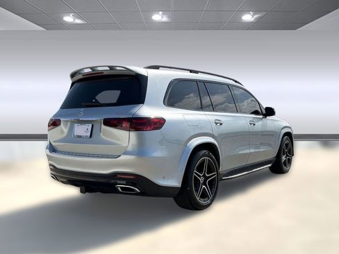 Used 2024 Mercedes-Benz GLS 450 4MATIC image 9