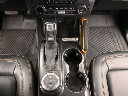 Used 2021 Ford Bronco Badlands image 10