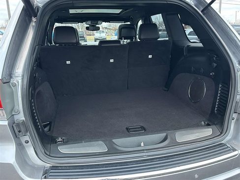 Used 2018 Jeep Grand Cherokee Overland image 11