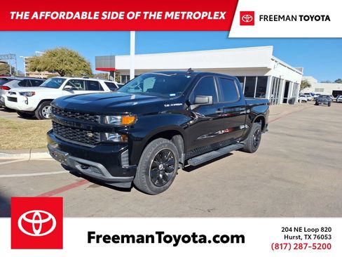 Used 2020 Chevrolet Silverado 1500 Custom w/ Custom Value Package image 1
