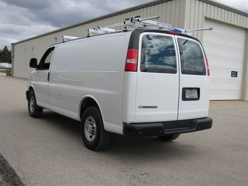 Used 2015 Chevrolet Express 2500 RWD image 6