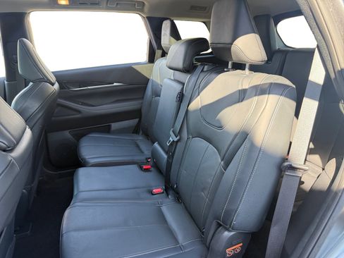 Used 2023 INFINITI QX60 Pure image 13