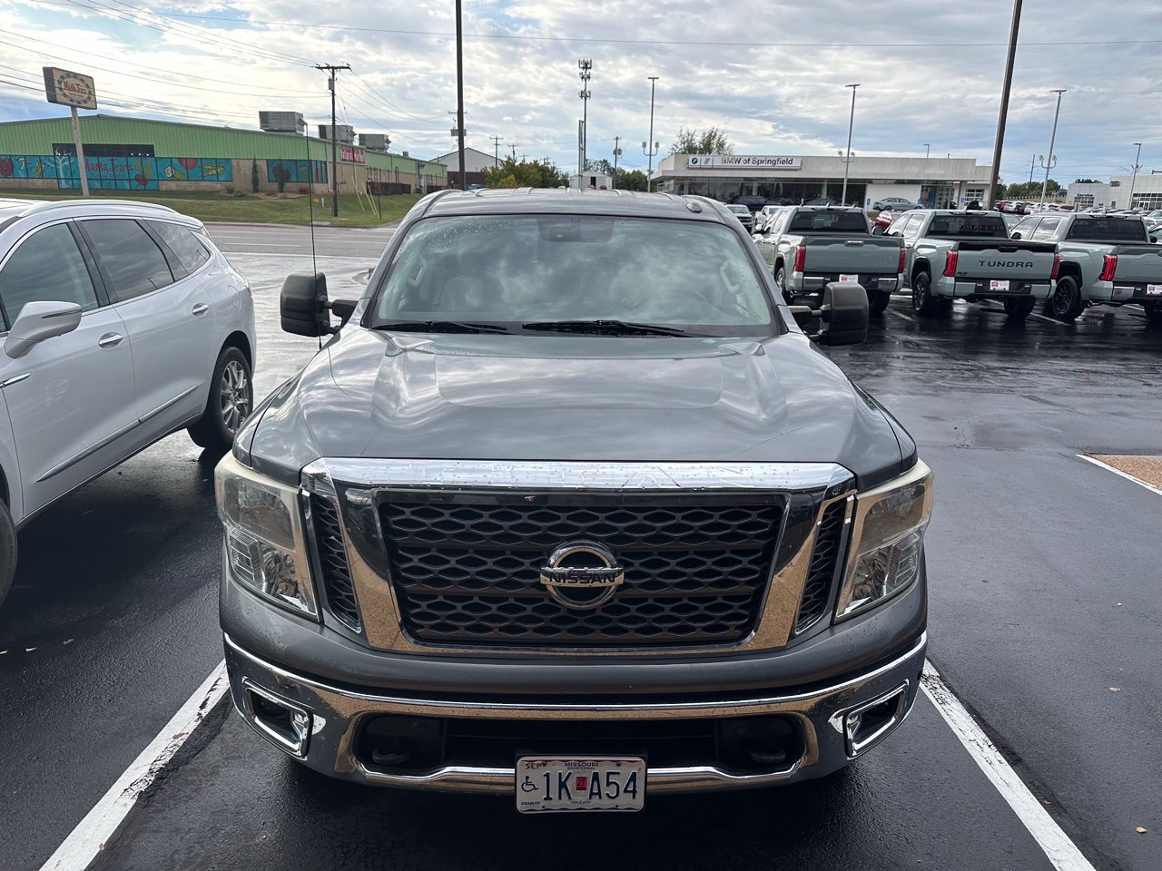 Used 2017 Nissan Titan SV AWD/4WD image 3