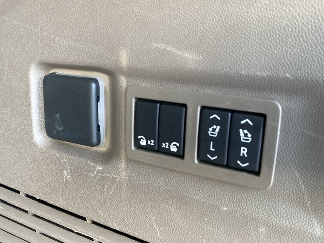 Used 2021 GMC Yukon XL Denali AWD/4WD image 7