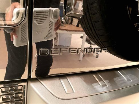 New 2026 Land Rover Defender 110 OCTA image 25