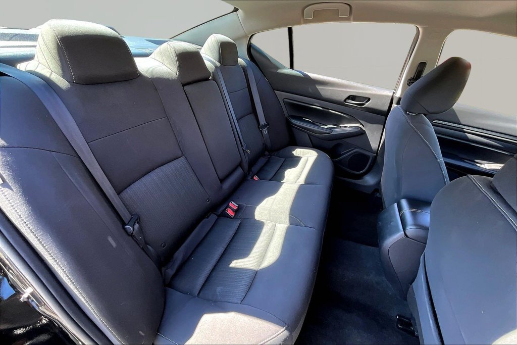 Used 2025 Nissan Altima 2.5 SV FWD image 25