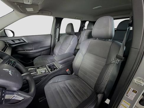 Used 2023 Mitsubishi Outlander SE FWD image 13