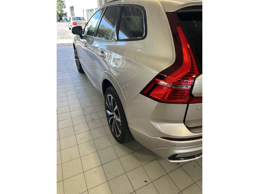 Used 2024 Volvo XC60 B5 Plus AWD/4WD image 5