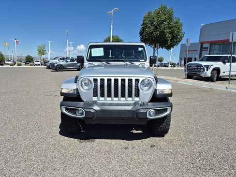 Used 2022 Jeep Gladiator Overland w/ Popular Equipment Package AWD/4WD image 8