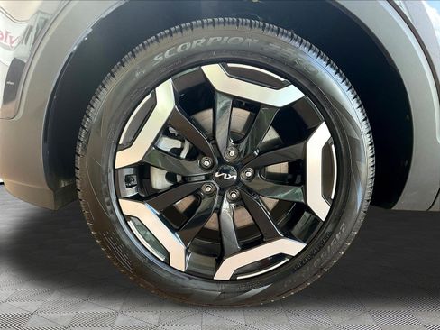 Used 2025 Kia Telluride S AWD/4WD image 32