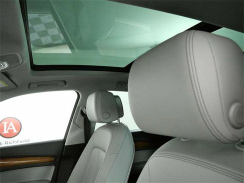 Used 2022 Audi Q5 2.0T Premium image 18