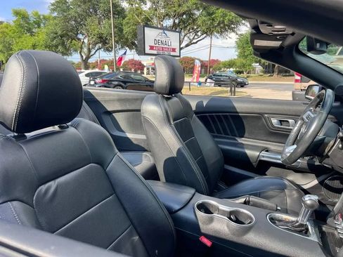 Used 2022 Ford Mustang Premium RWD image 7
