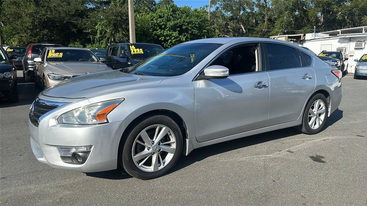 Used 2015 Nissan Altima 2.5 SV w/ Convenience Package FWD image 12