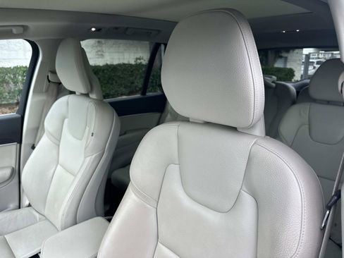 Used 2020 Volvo XC90 T6 Momentum image 19